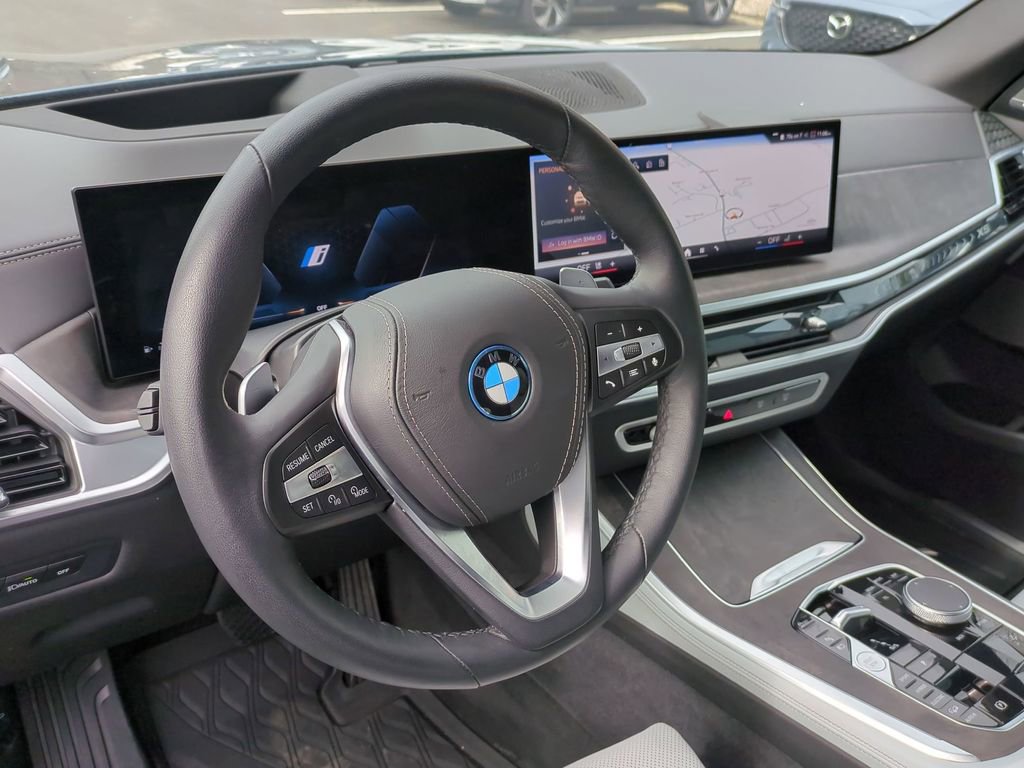 Used 2025 BMW X5 xDrive50e w/ Premium Package image 16