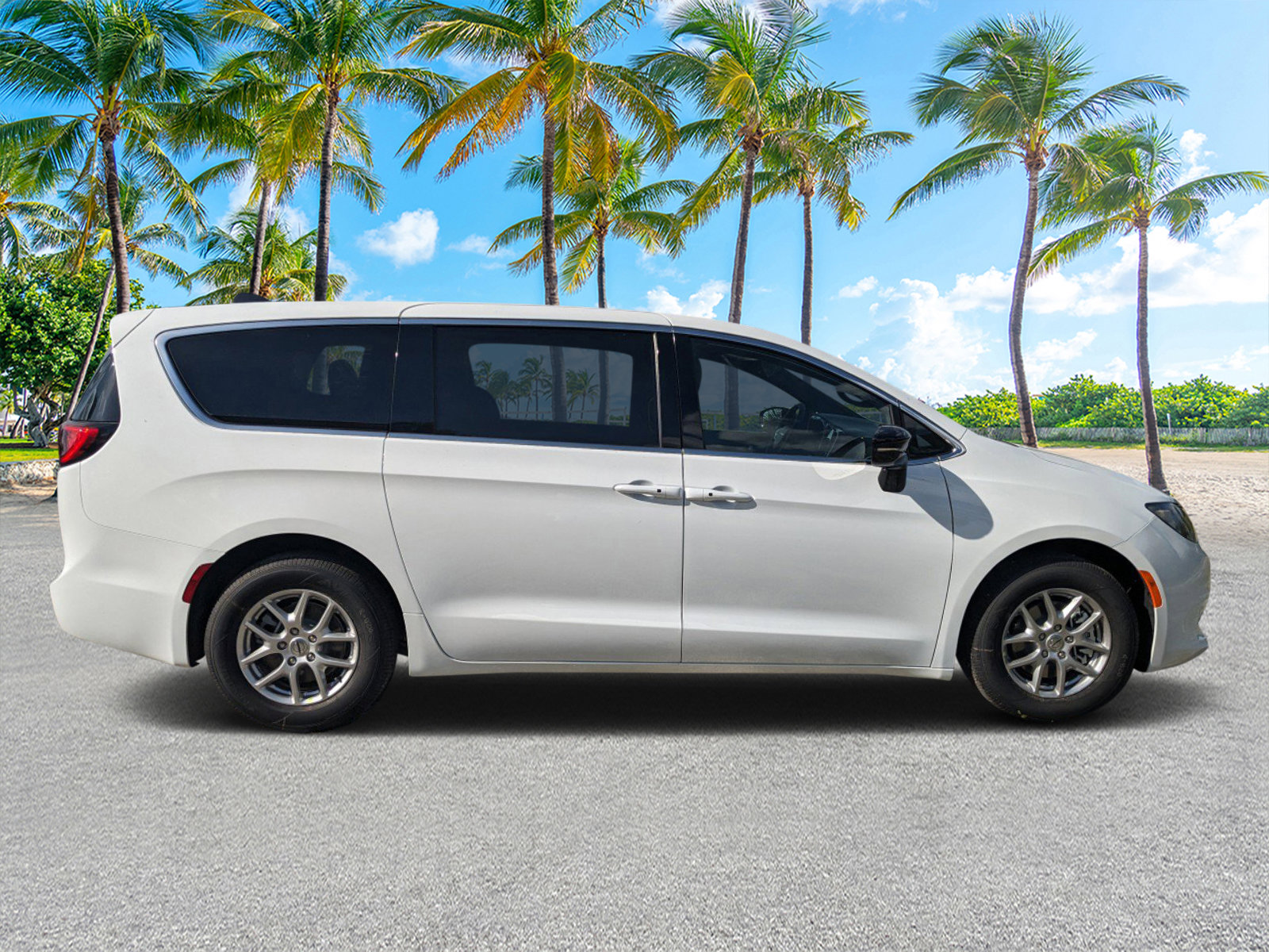 New 2025 Chrysler Voyager LX image 3