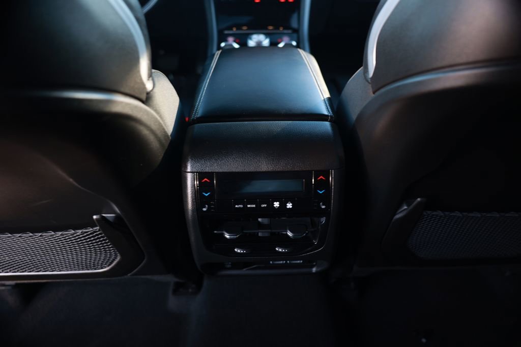 Used 2023 Jeep Grand Cherokee Overland w/ Advanced Protech Group III AWD/4WD image 34