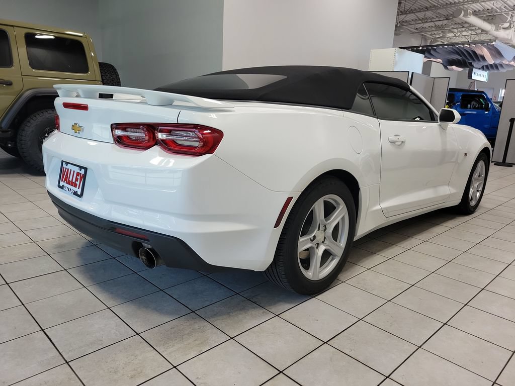 Used 2023 Chevrolet Camaro LT RWD image 10