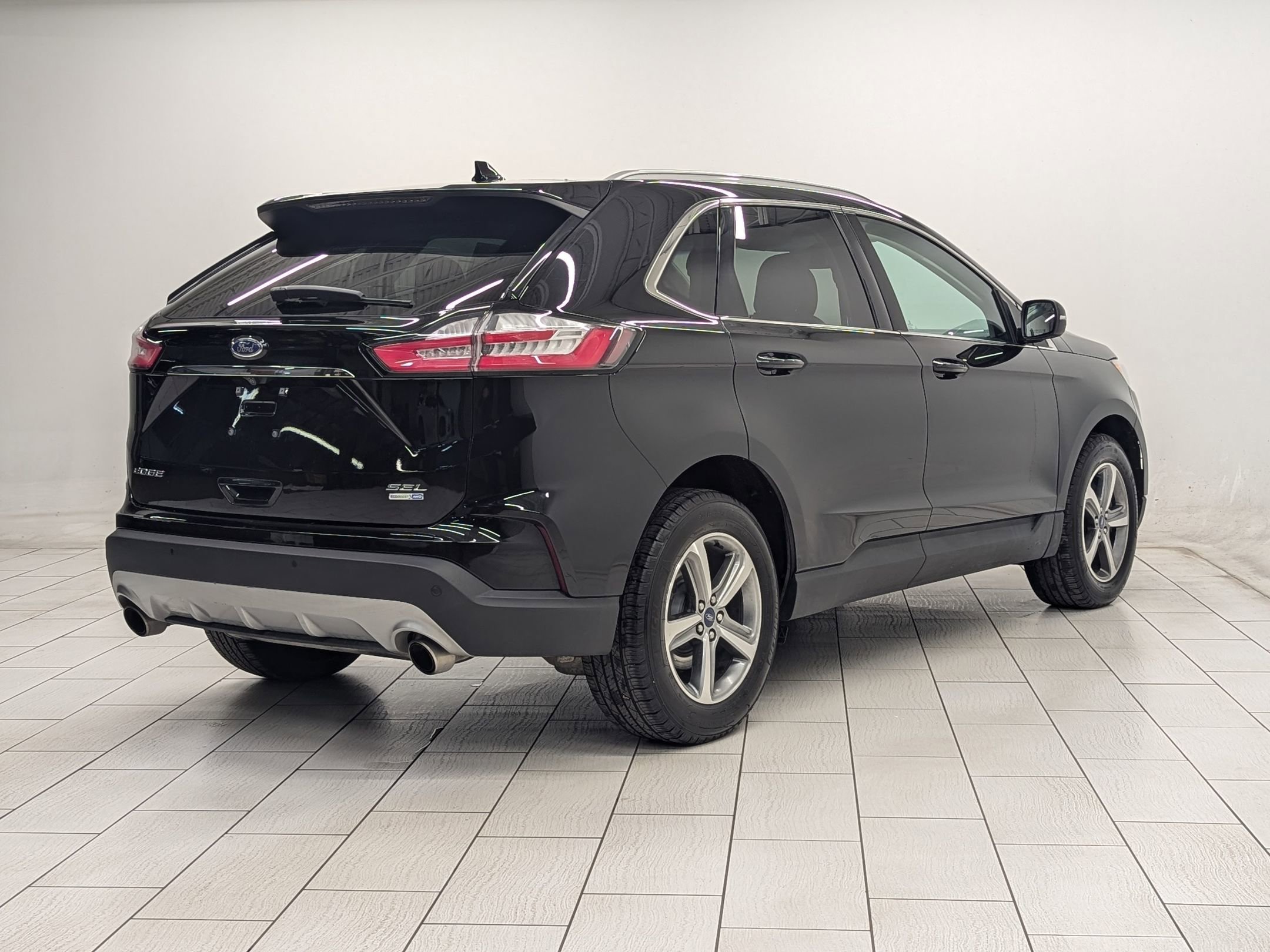 Used 2019 Ford Edge SEL w/ Equipment Group 201A image 7