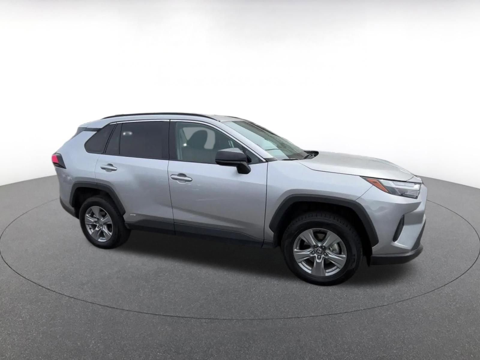 Used 2025 Toyota RAV4 LE image 2