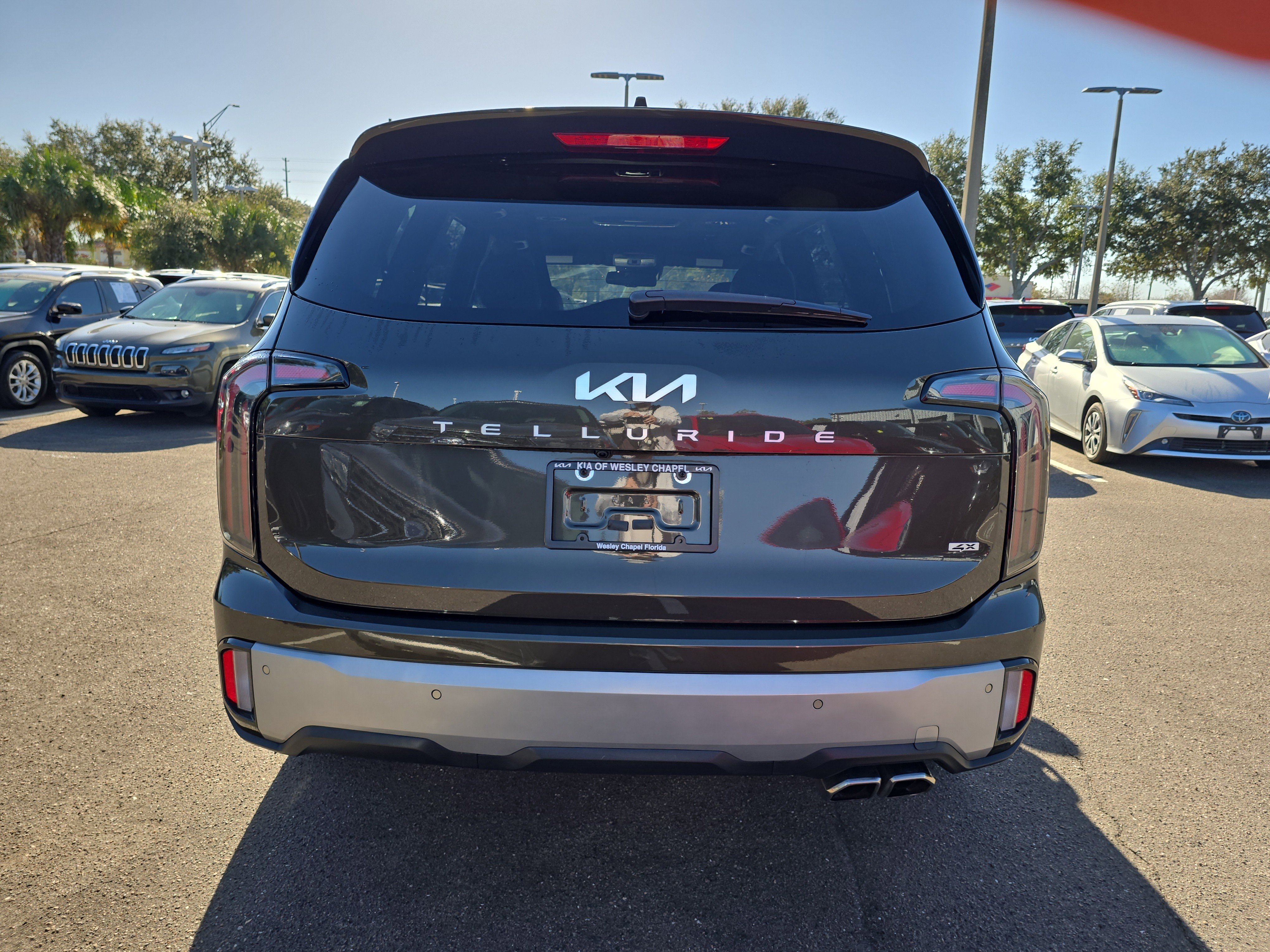 Certified 2023 Kia Telluride EX w/ EX Captain's Chair Package image 7