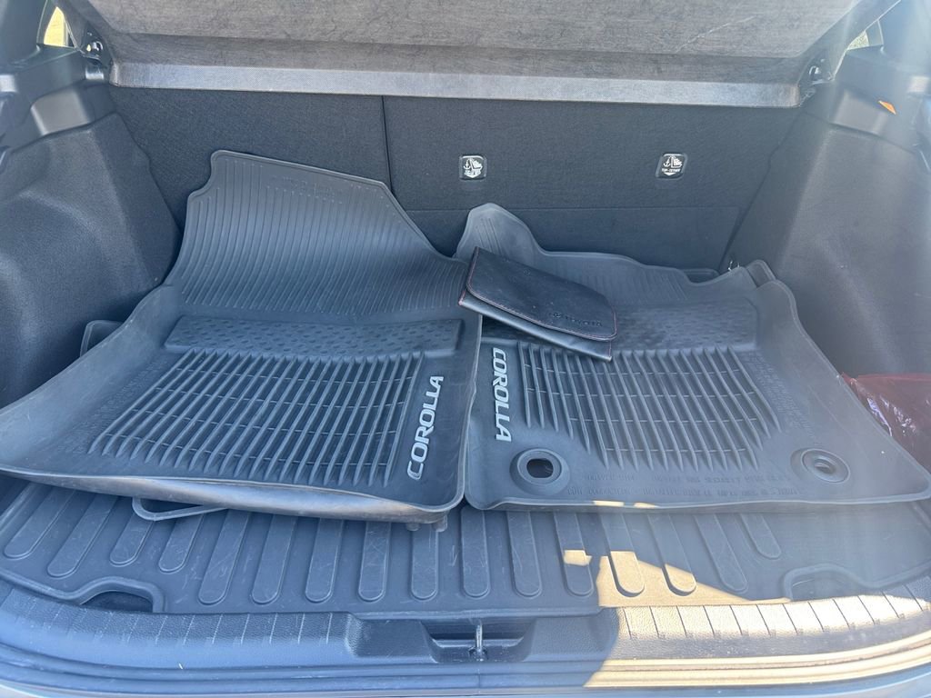 Used 2022 Toyota Corolla SE w/ SE Preferred Package image 16