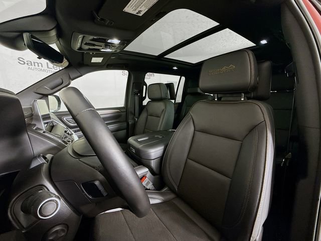 Used 2024 Chevrolet Suburban High Country w/ Advanced Technology Package image 25