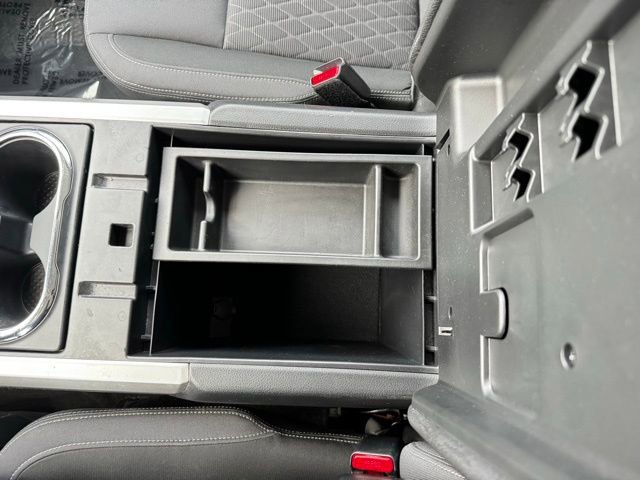 Used 2020 Nissan Titan SV image 19