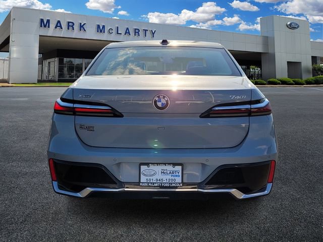Used 2025 BMW 740i xDrive image 5