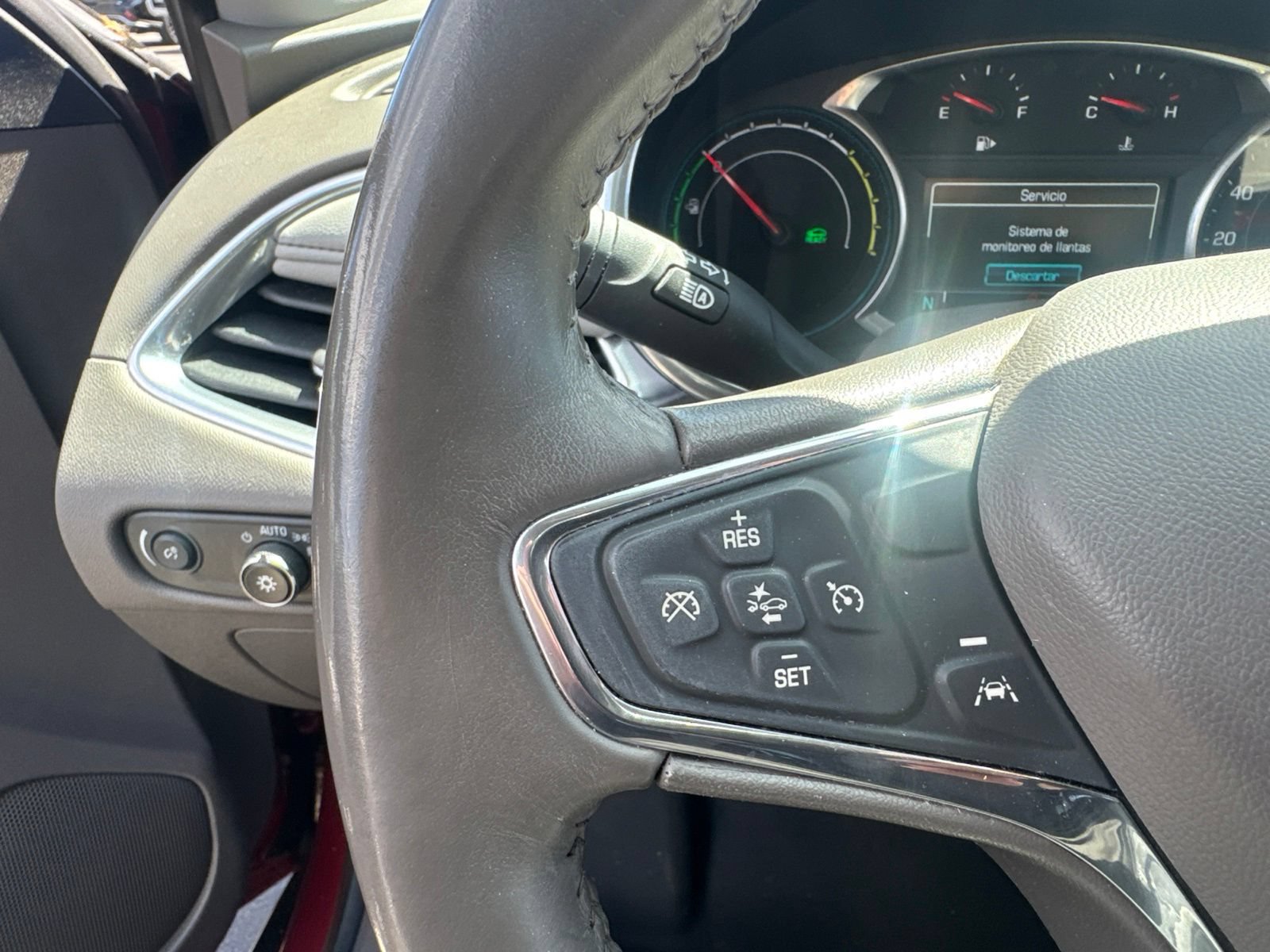 Used 2016 Chevrolet Malibu Hybrid w/ Leather Package FWD image 18