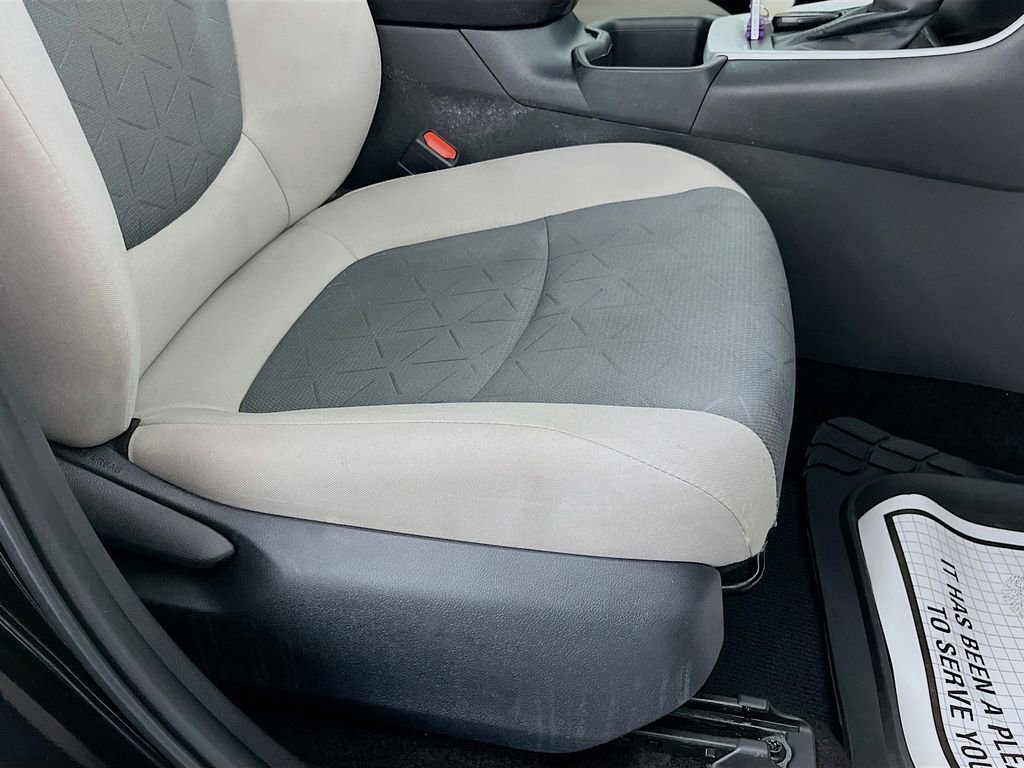 Used 2025 Toyota RAV4 XLE w/ Convenience Package image 34