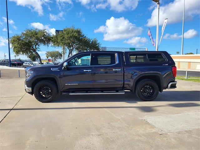 Used 2022 GMC Sierra 1500 SLT image 2