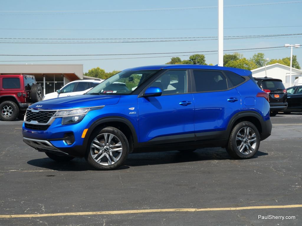 Used 2023 Kia Seltos LX AWD/4WD image 8