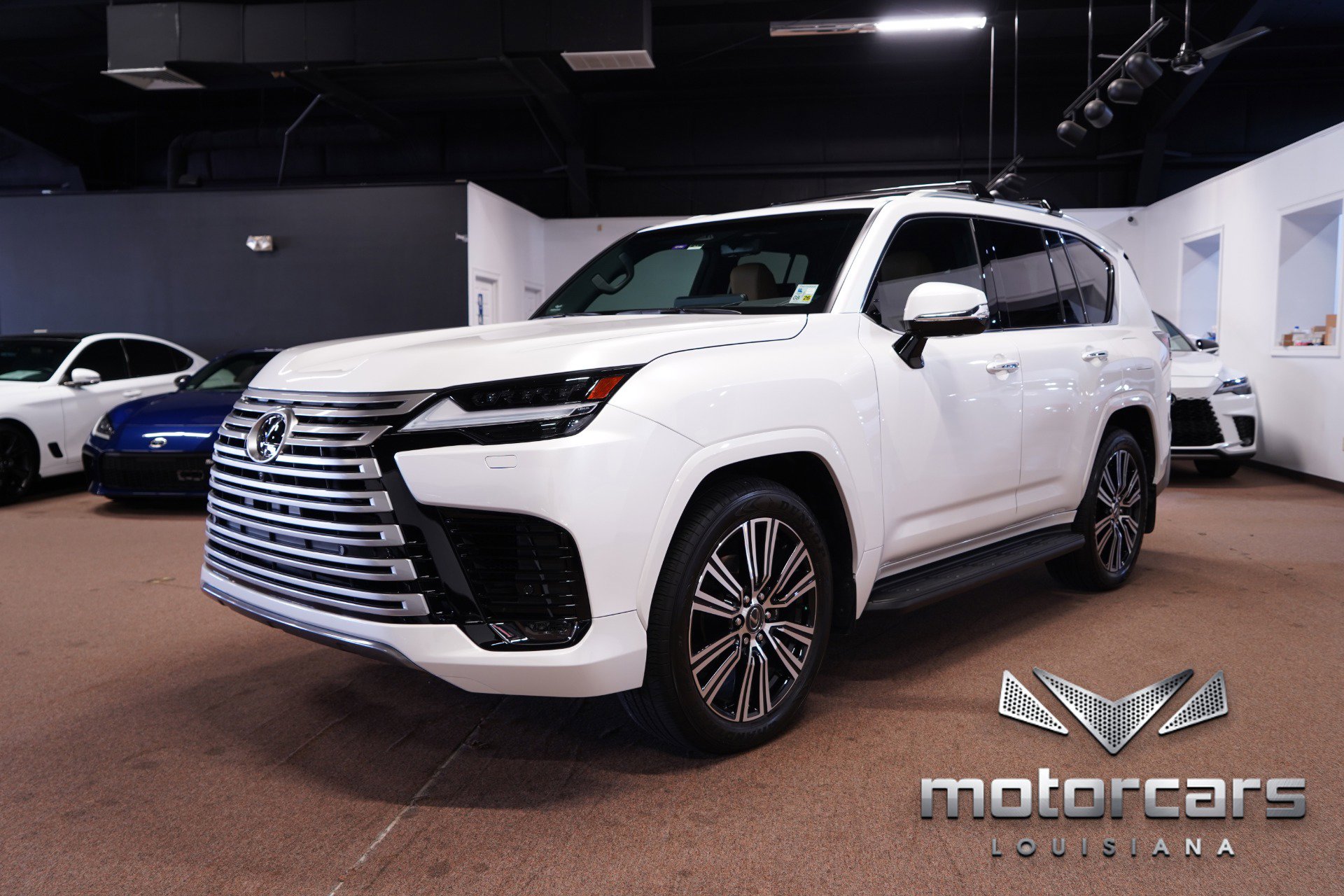 Used 2025 Lexus LX 600 4WD w/ Luxury Package image 3
