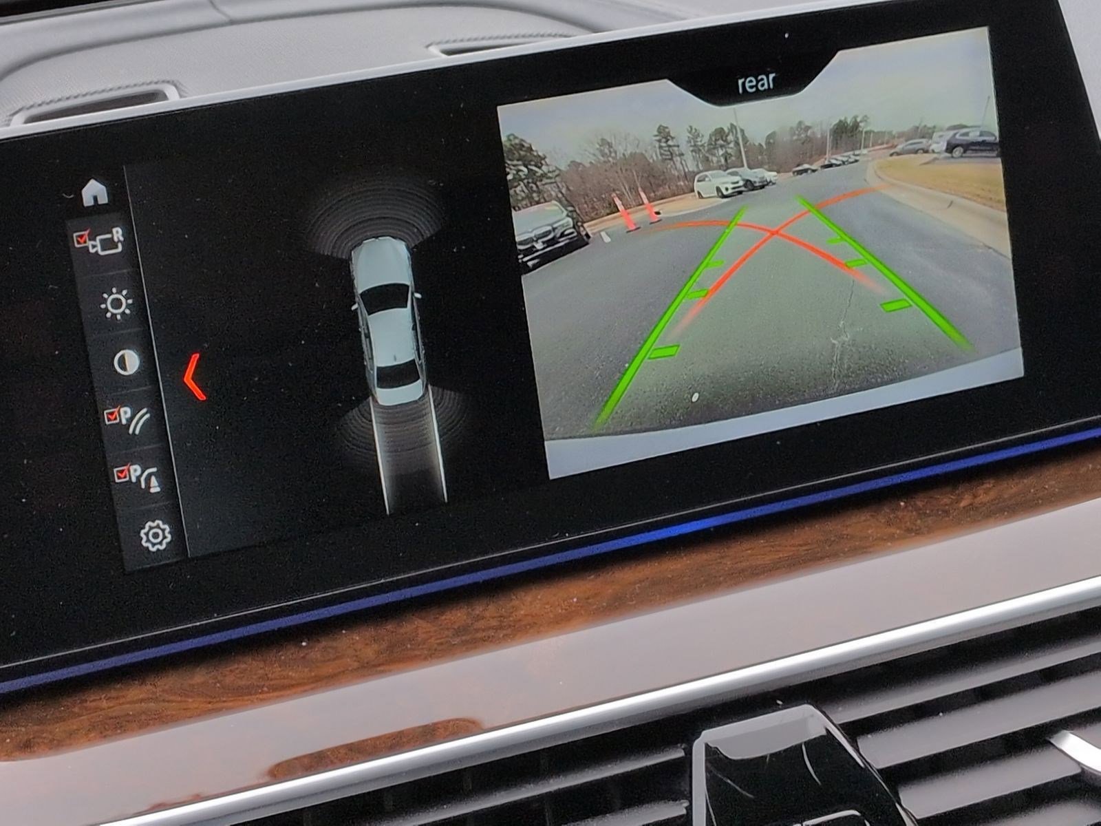 Used 2018 BMW M550i xDrive w/ Driving Assistance Package image 25