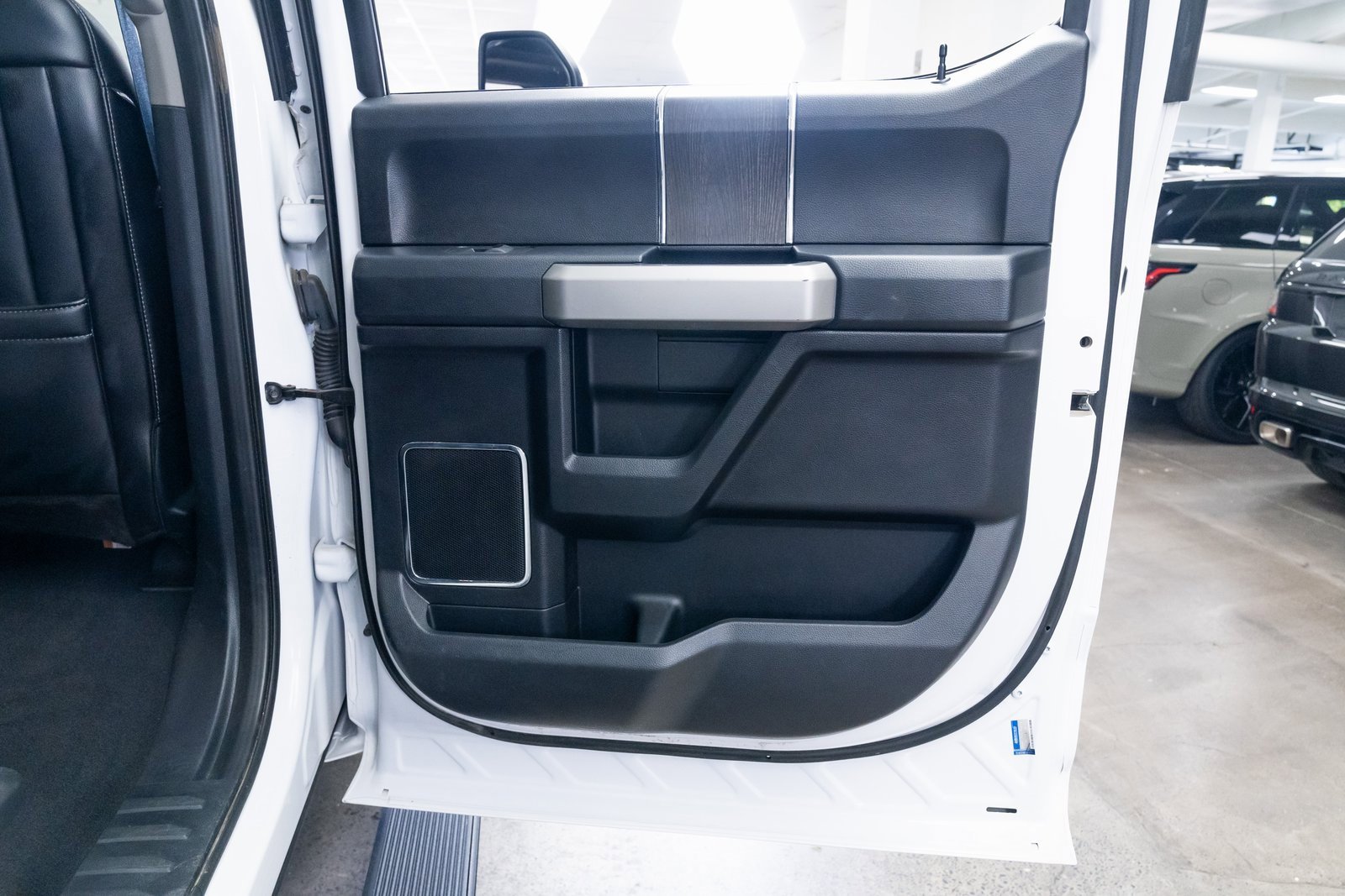 Used 2021 Ford F350 Lariat image 22