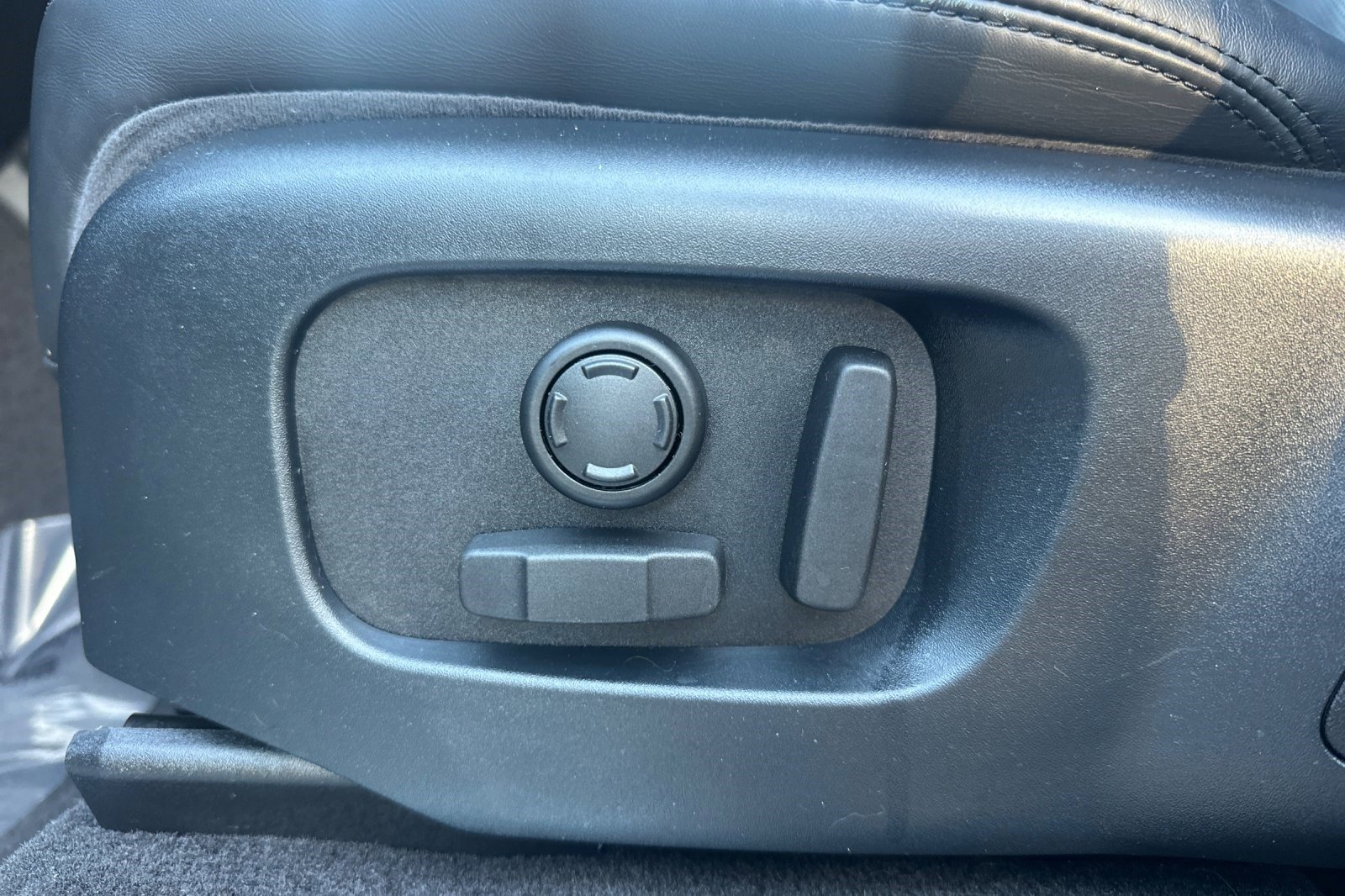 Used 2020 Land Rover Range Rover Sport HSE image 14