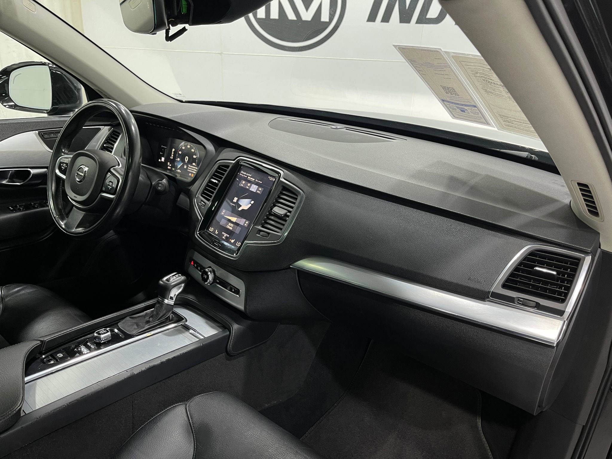 Used 2018 Volvo XC90 T5 Momentum w/ Convenience Package FWD image 20