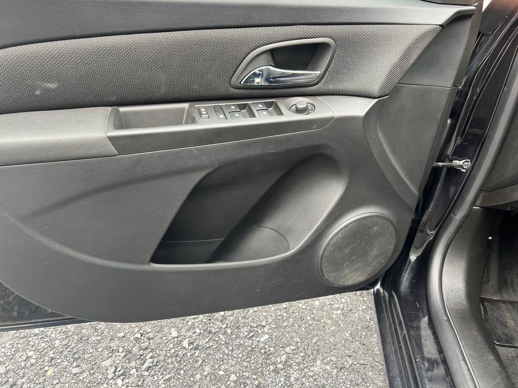 Used 2015 Chevrolet Cruze LT FWD image 16