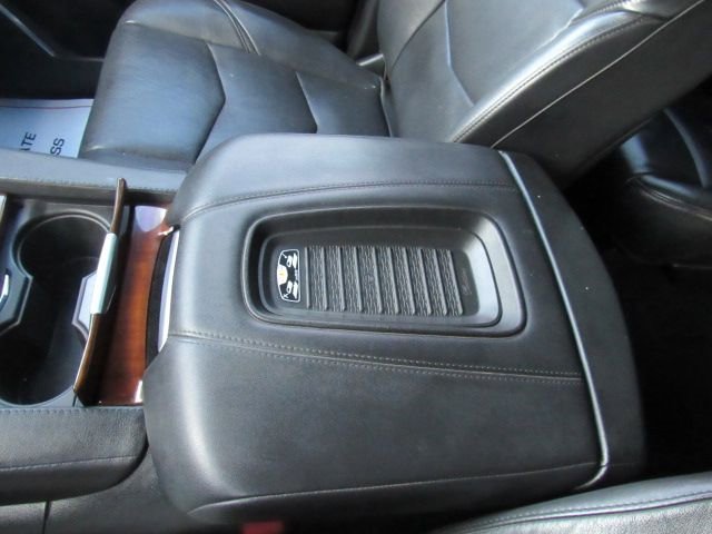 Used 2019 Cadillac Escalade ESV Luxury image 27