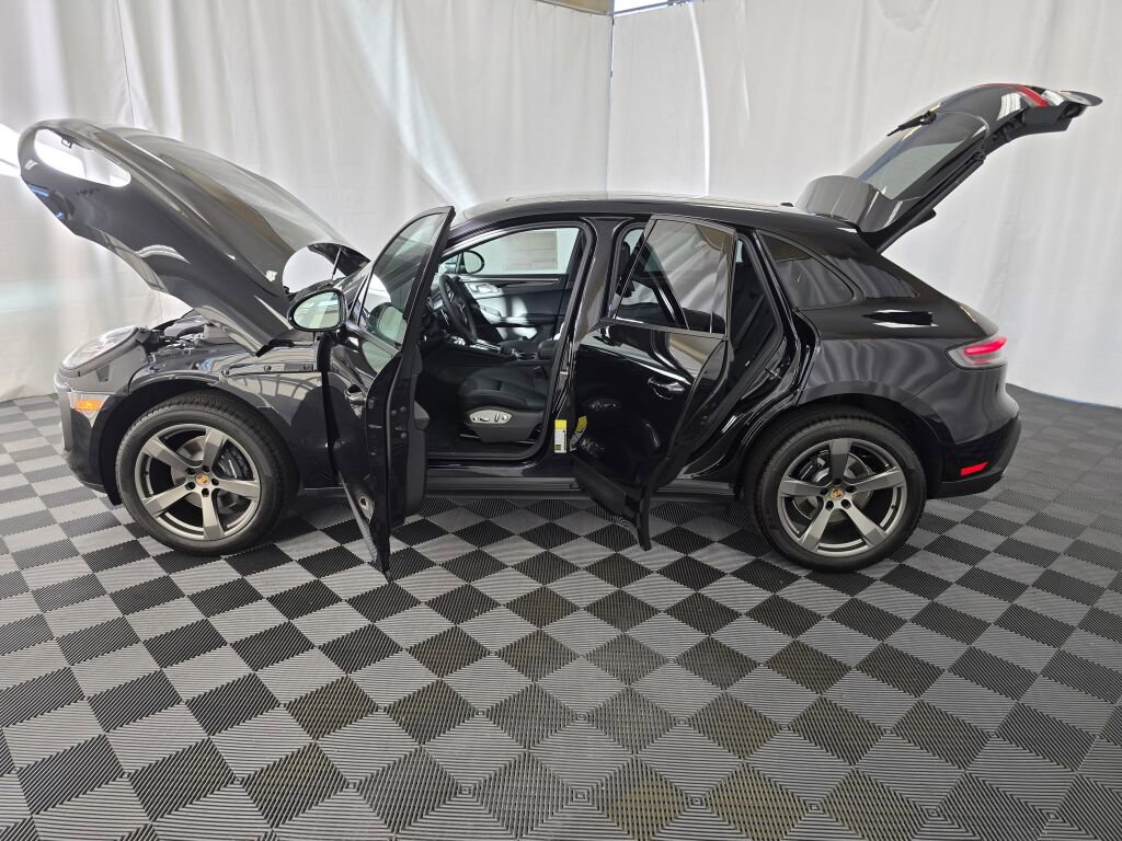 New 2026 Porsche Macan image 13