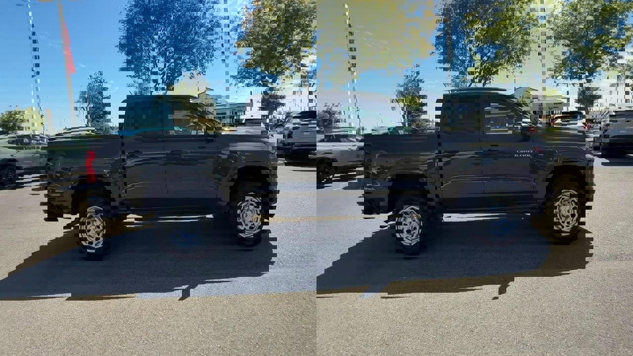 Used 2024 Chevrolet Colorado W/T RWD image 8