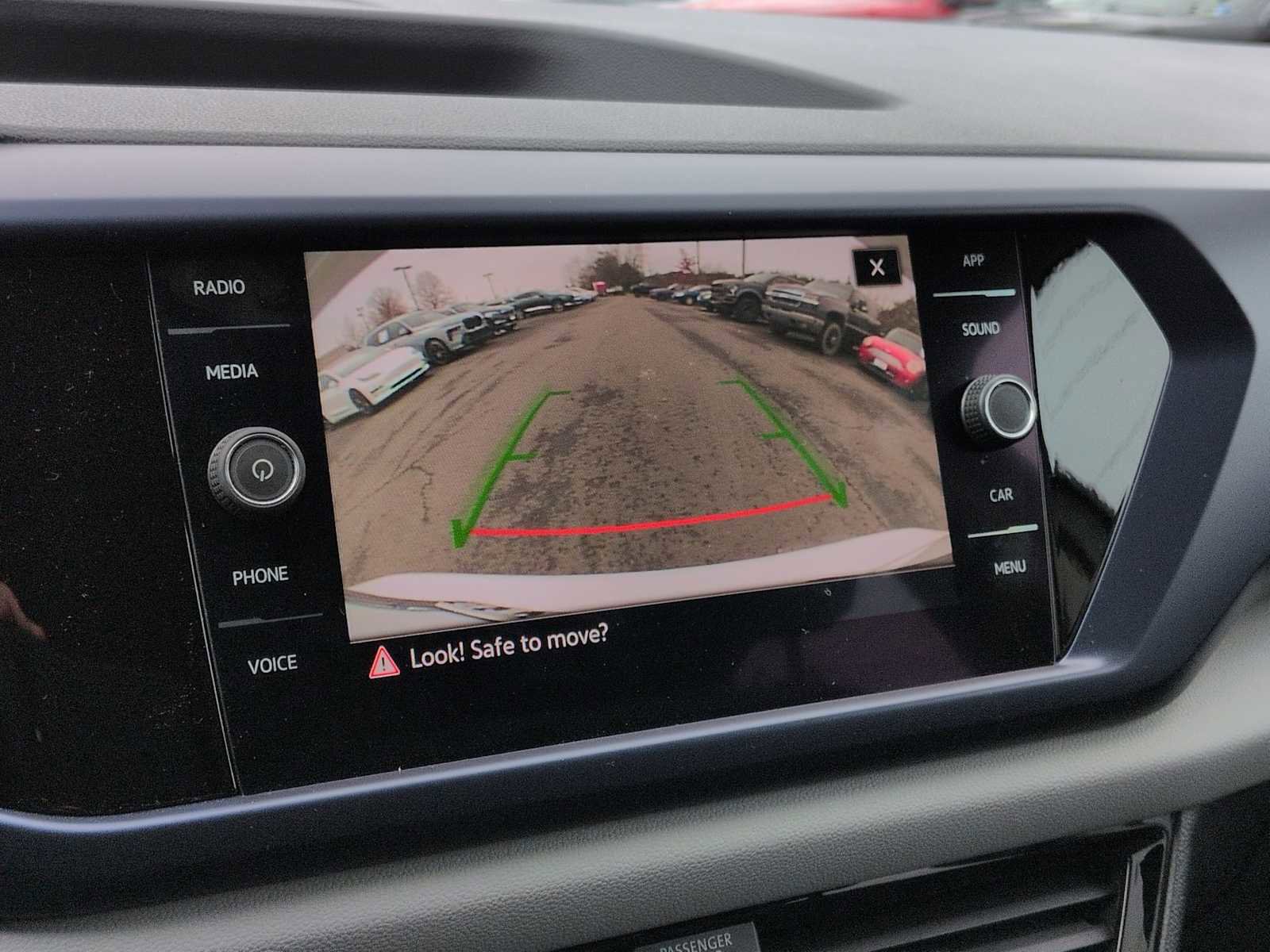 Used 2022 Volkswagen Taos SE image 29