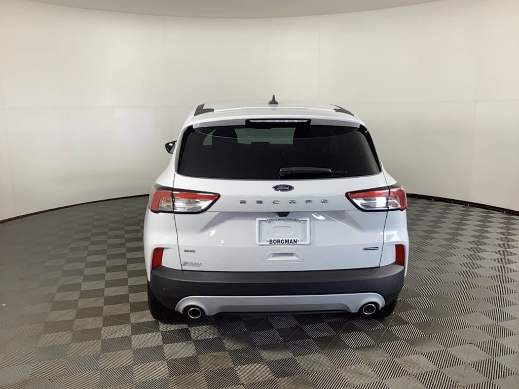 Used 2020 Ford Escape SE Sport image 3