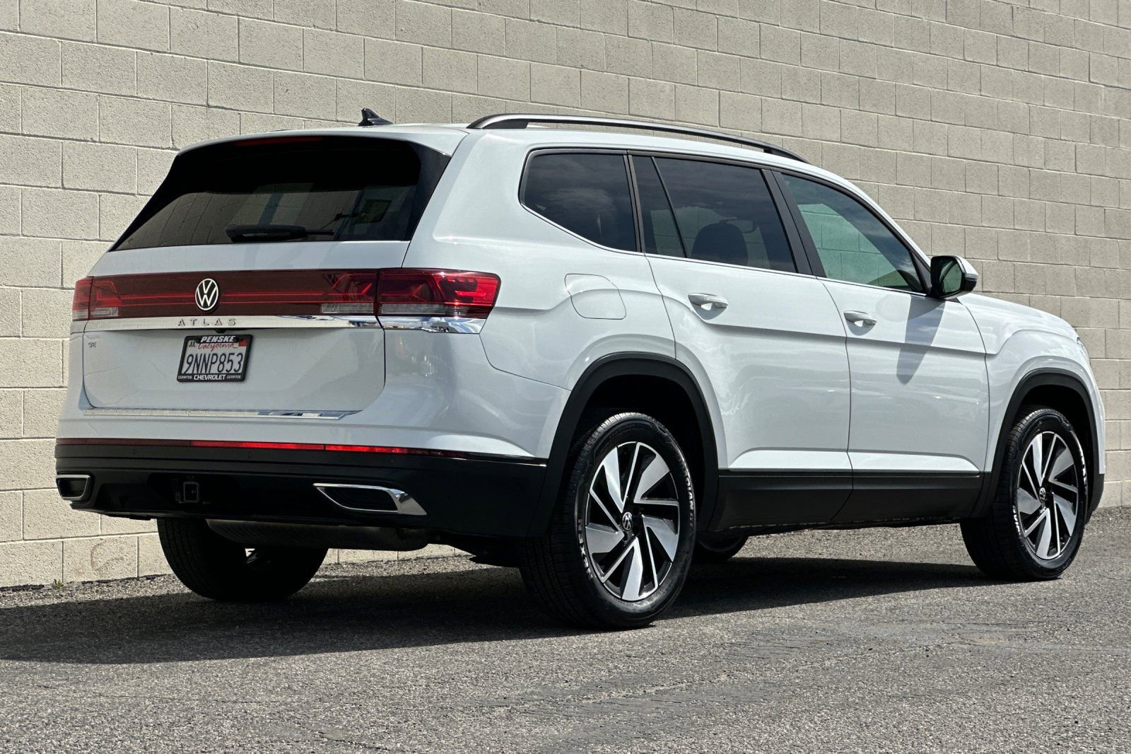 Used 2024 Volkswagen Atlas SE FWD image 4