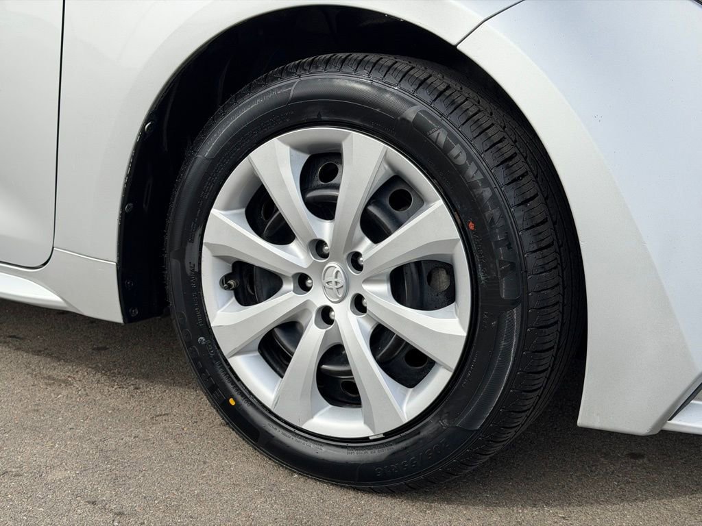 Used 2021 Toyota Corolla LE image 22