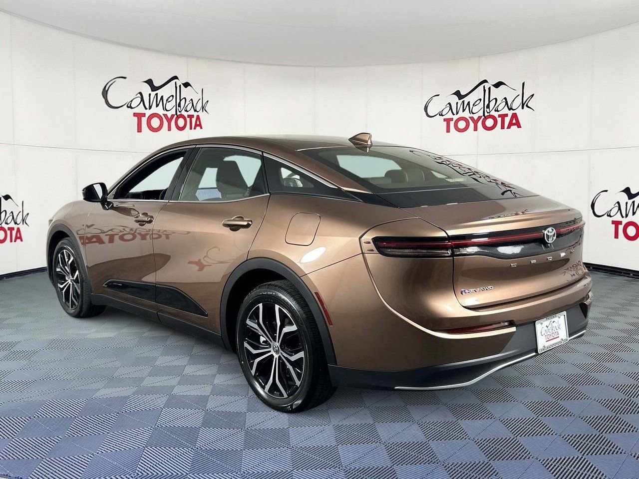 Used 2026 Toyota Crown XLE AWD/4WD image 6