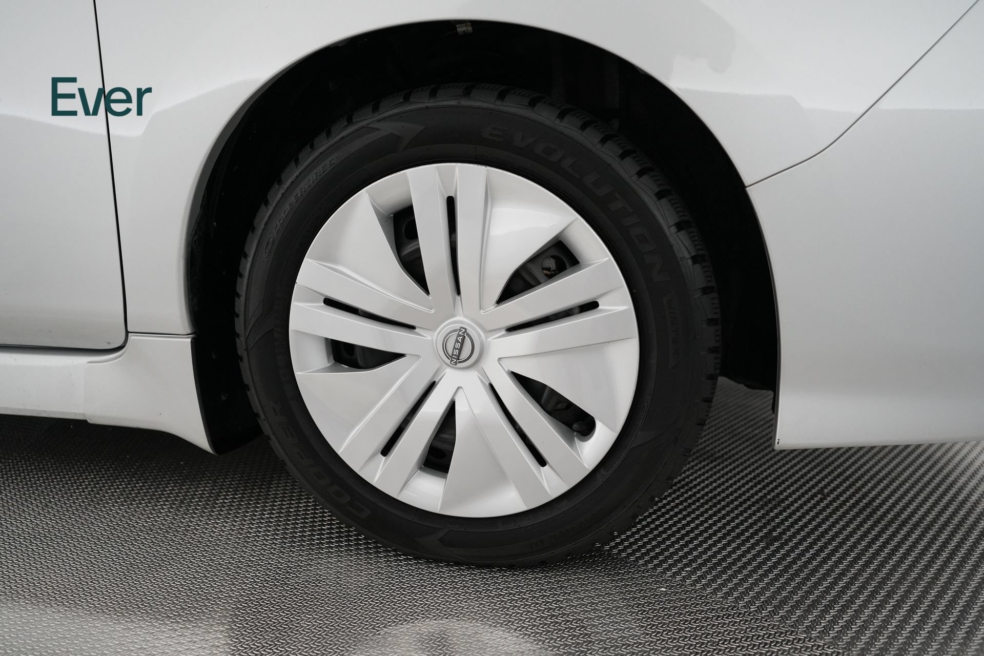 Used 2025 Nissan Leaf S FWD image 19