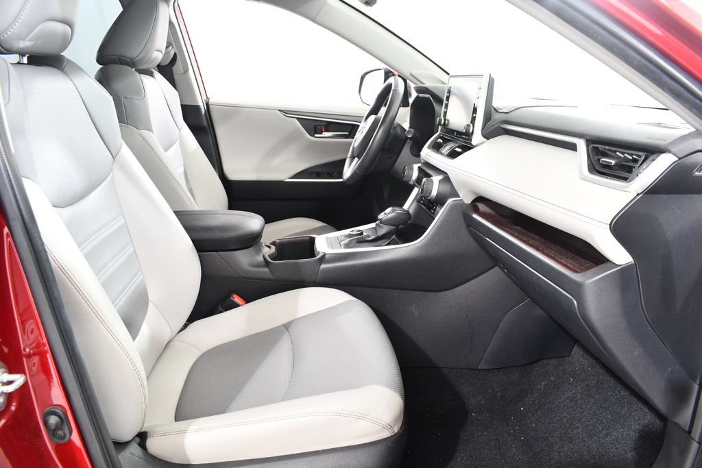 Used 2022 Toyota RAV4 Limited w/ Limited Grade Weather Package AWD/4WD image 10