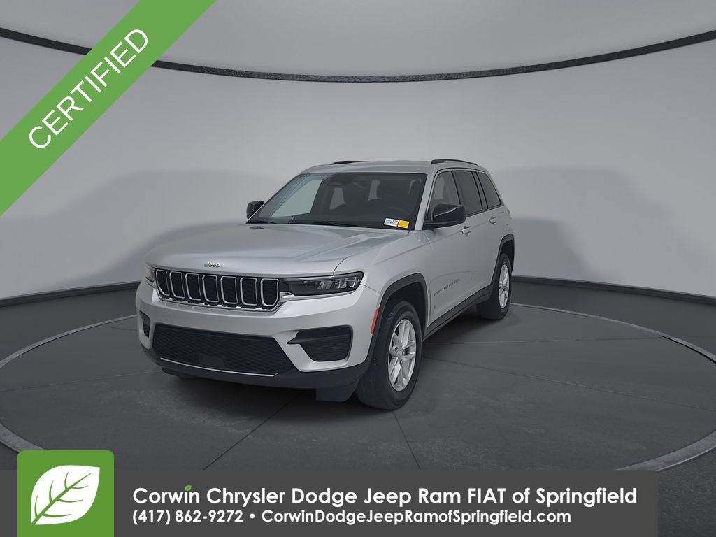Used 2023 Jeep Grand Cherokee Laredo AWD/4WD image 6