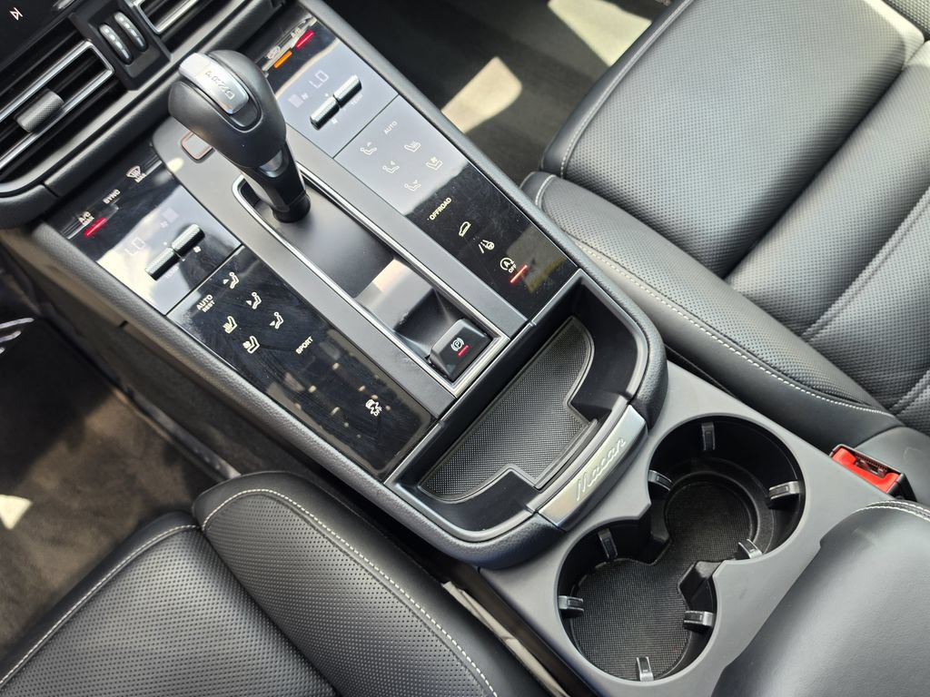 Certified 2023 Porsche Macan AWD/4WD image 25