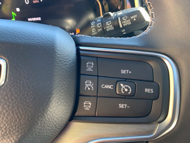 Used 2023 Jeep Wagoneer Series II AWD/4WD image 31