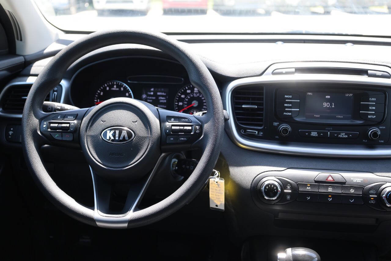 Used 2016 Kia Sorento LX image 23