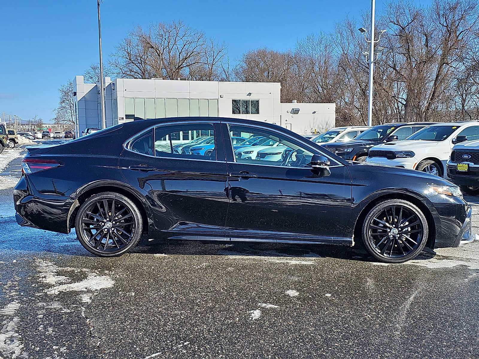 Used 2022 Toyota Camry XSE image 7