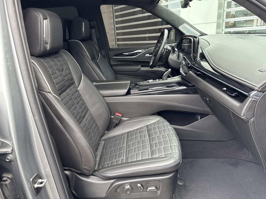 Used 2023 Cadillac Escalade V AWD/4WD image 10