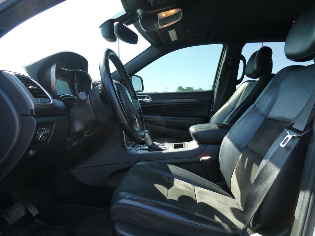 Used 2020 Jeep Grand Cherokee Altitude AWD/4WD image 22