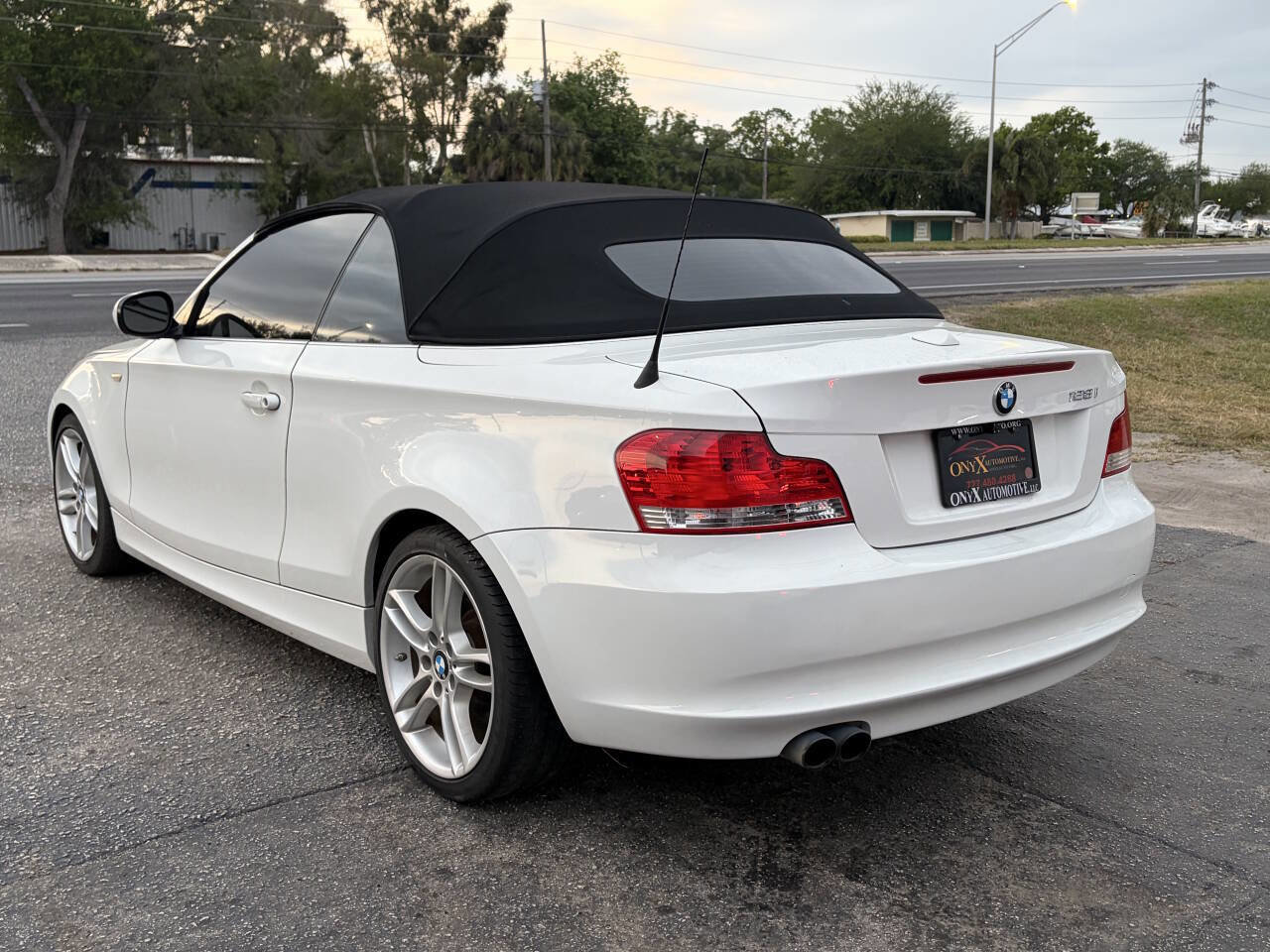 Used 2011 BMW 128i Convertible image 5