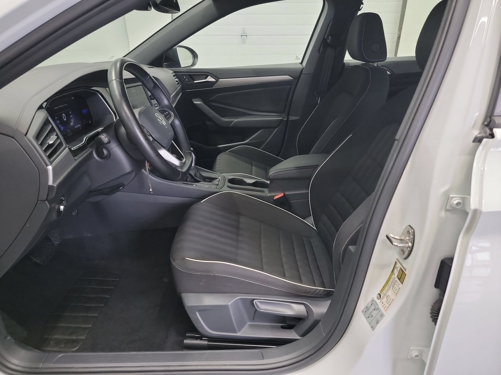 Used 2022 Volkswagen Jetta Sport FWD image 12