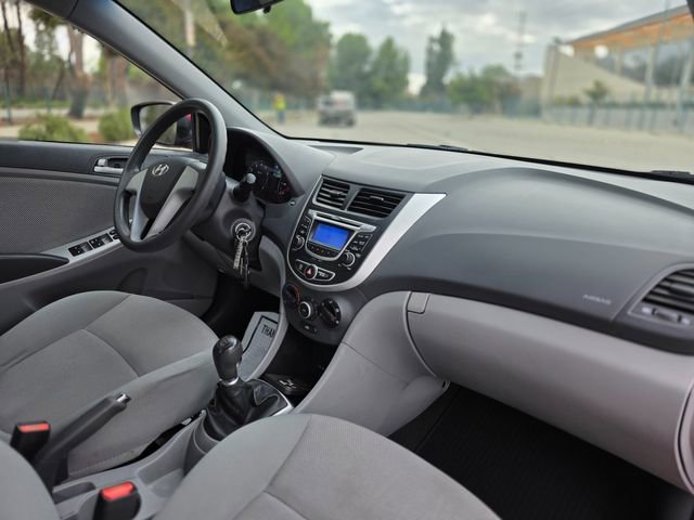 Used 2013 Hyundai Accent GS image 26