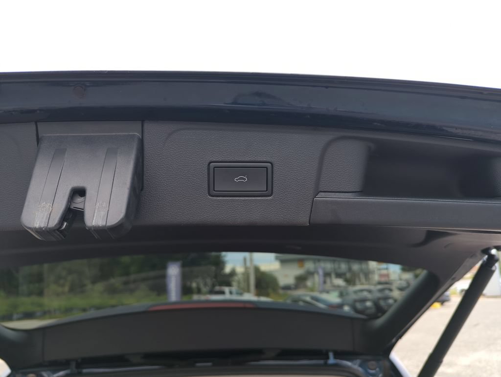 Certified 2023 Volkswagen Atlas SE w/ Panoramic Sunroof Package FWD image 32