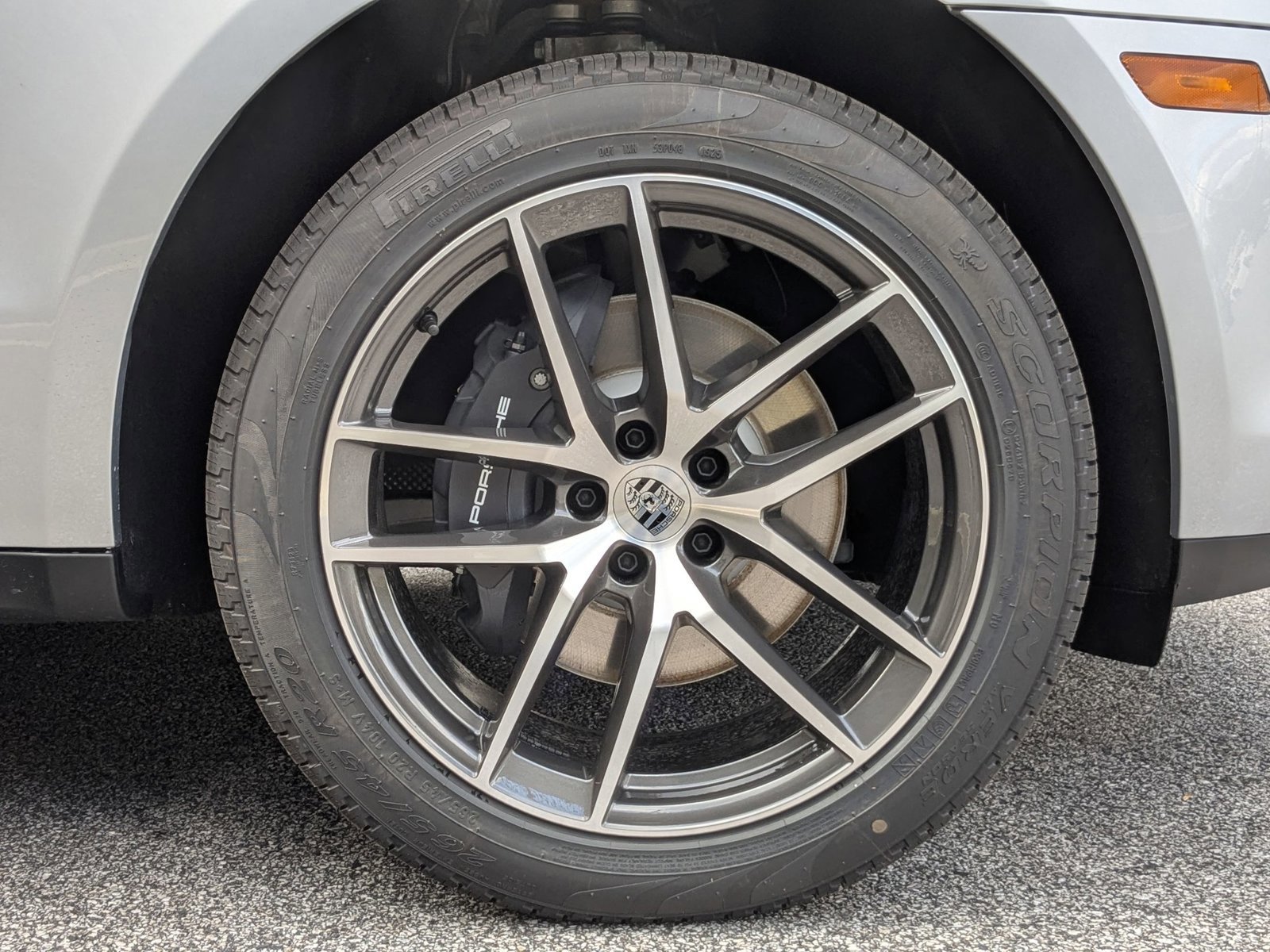 Certified 2026 Porsche Macan AWD/4WD image 30
