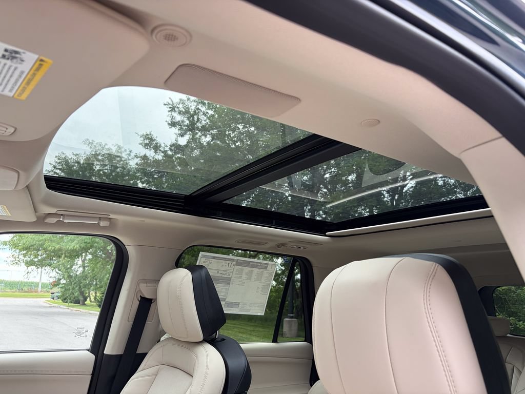 New 2027 Lincoln Navigator Reserve AWD/4WD image 13