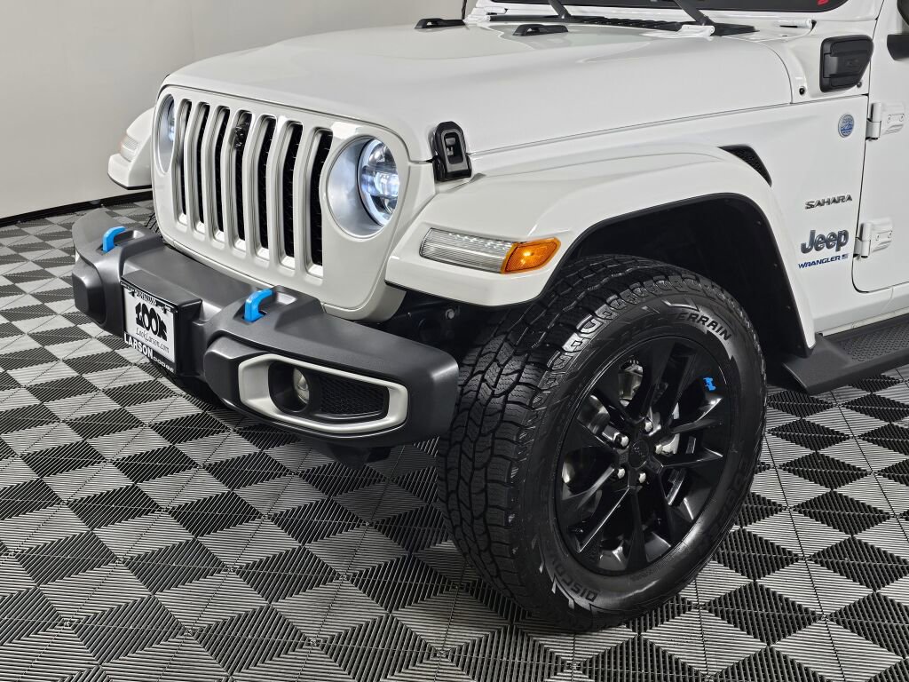 Used 2023 Jeep Wrangler Unlimited Sahara w/ Cold Weather Group AWD/4WD image 10