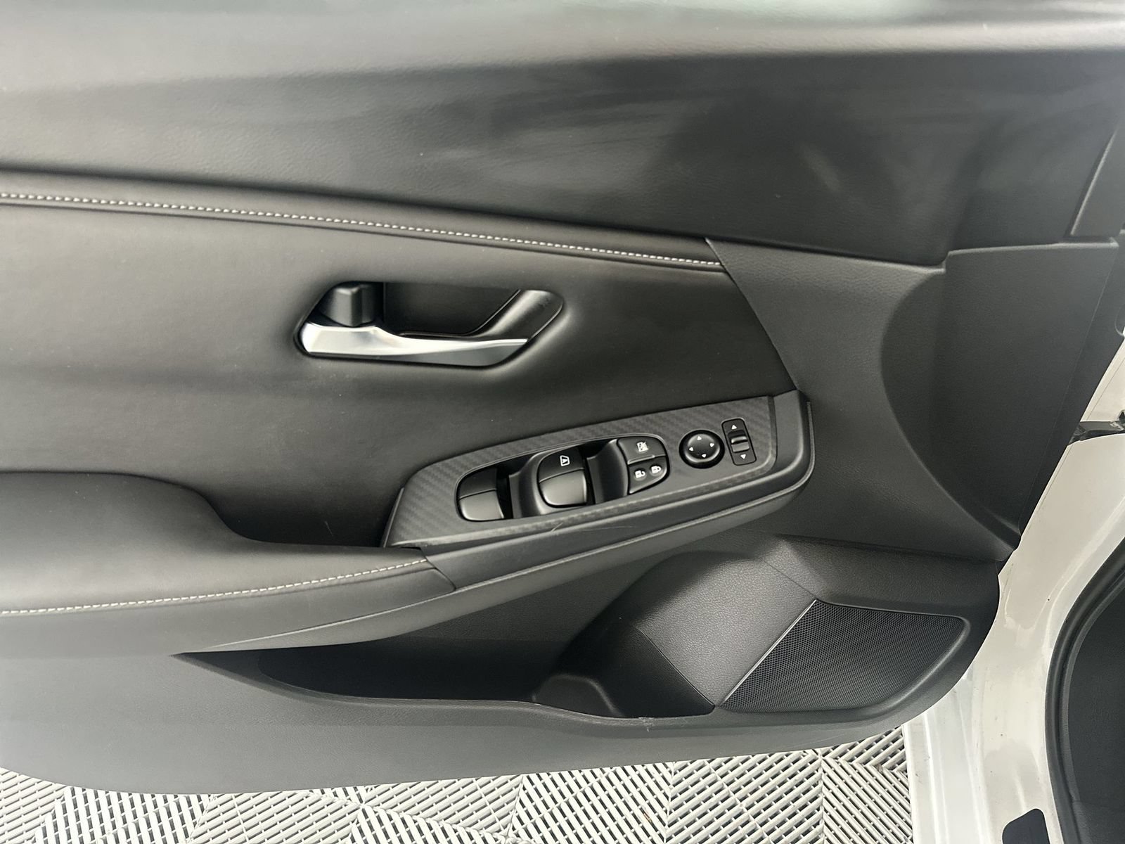 Certified 2024 Nissan Sentra SV FWD image 13