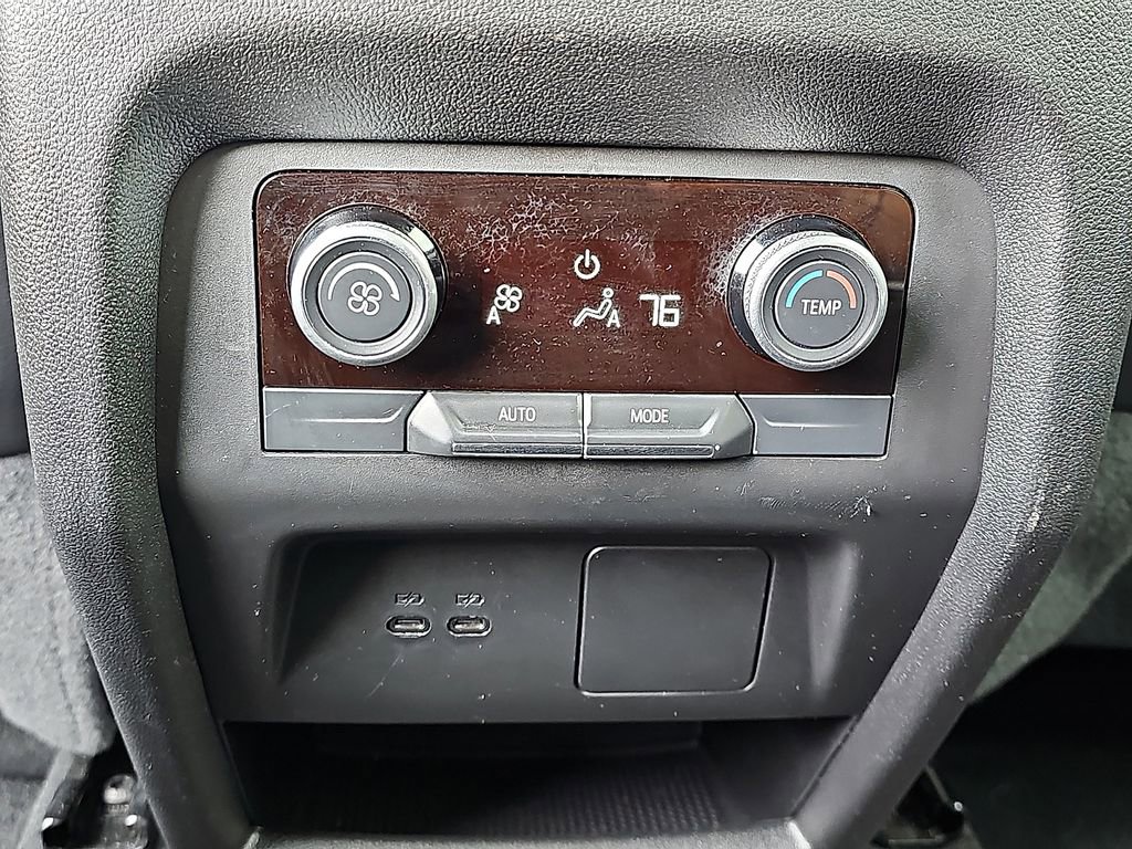 Used 2025 Buick Enclave Preferred image 13