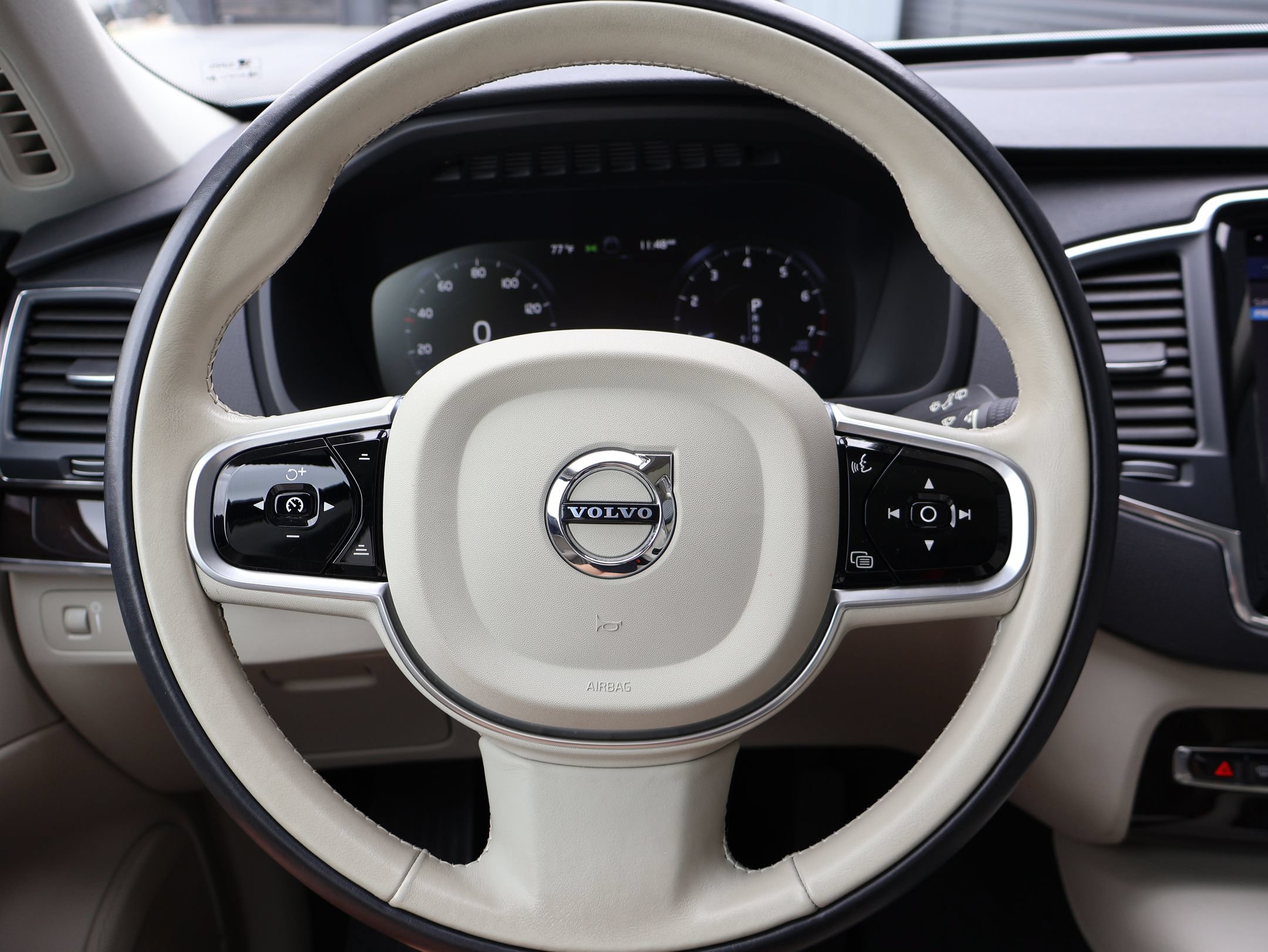 Used 2019 Volvo XC90 T6 Momentum w/ Advanced Package AWD/4WD image 12
