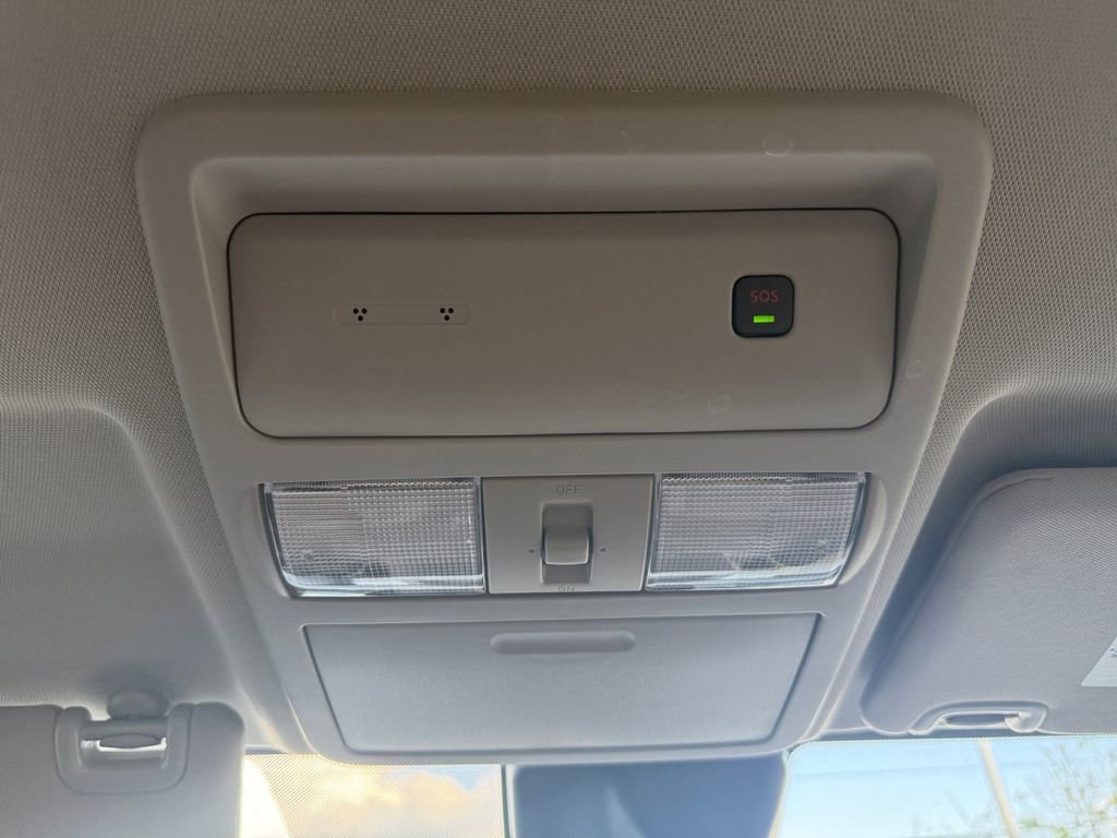 Used 2025 Nissan Frontier SV RWD image 21