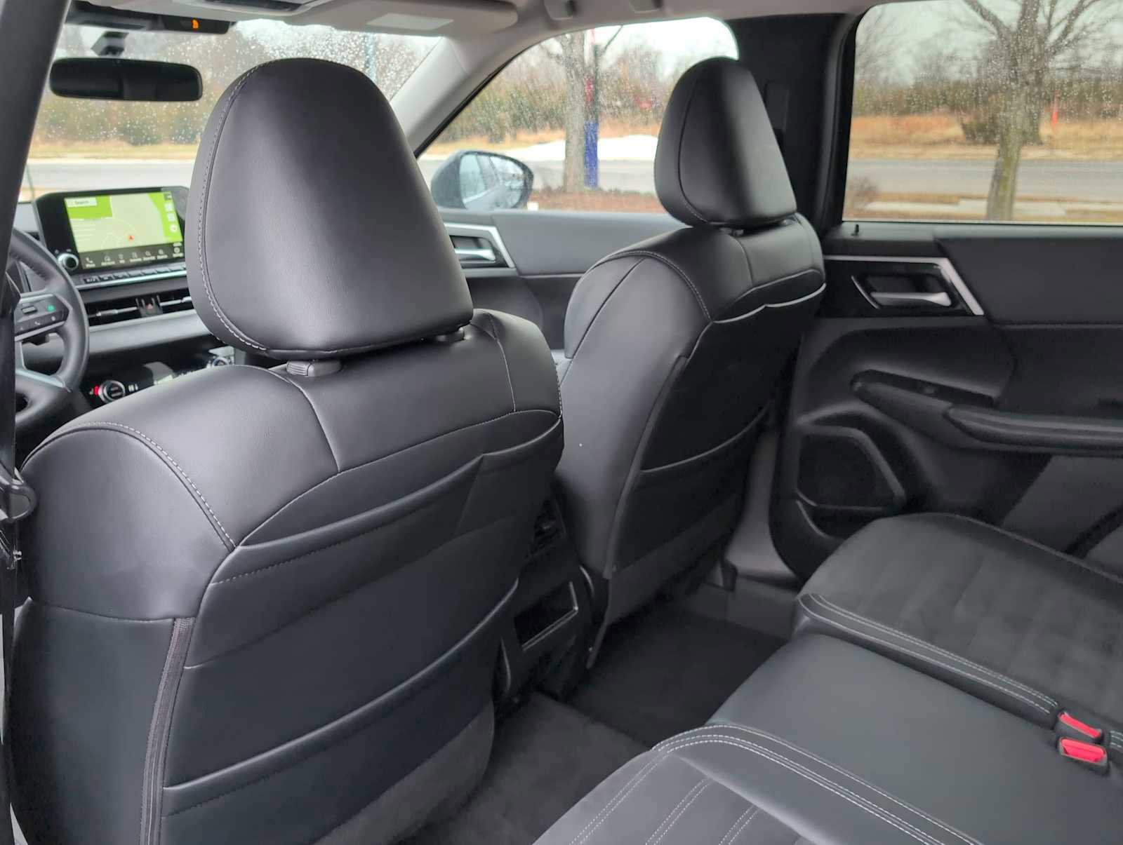 Used 2024 Mitsubishi Outlander SE image 18